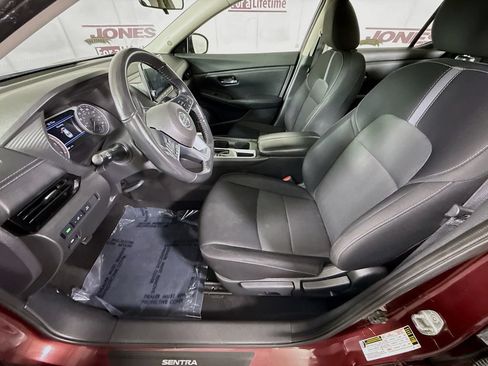 Certified 2021 Nissan Sentra SV FWD image 24