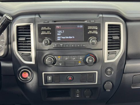 Used 2017 Nissan Titan S image 21