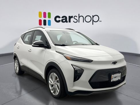 Used 2022 Chevrolet Bolt EUV LT w/ Comfort Package image 7