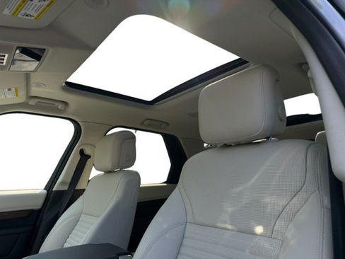 Certified 2025 Land Rover Discovery S AWD/4WD image 12