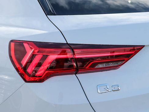 New 2025 Audi Q3 2.0T Premium image 12