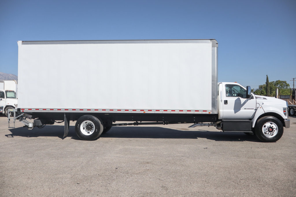 Used 2021 Ford F750 2WD Regular Cab Super Duty image 13