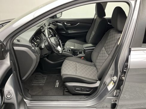 Used 2020 Nissan Rogue Sport SV w/ All-Weather Package AWD/4WD image 3