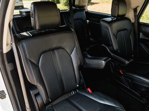 Used 2020 Ford Expedition Platinum image 30