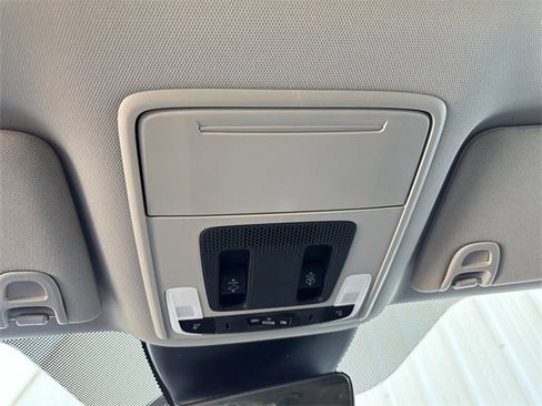 New 2025 Honda Pilot Touring image 27