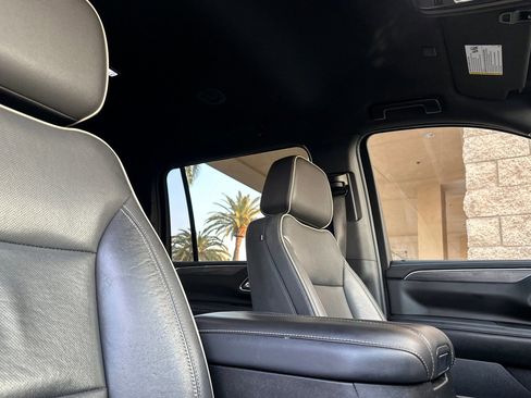 Used 2021 GMC Yukon XL SLT w/ SLT Luxury Package image 19