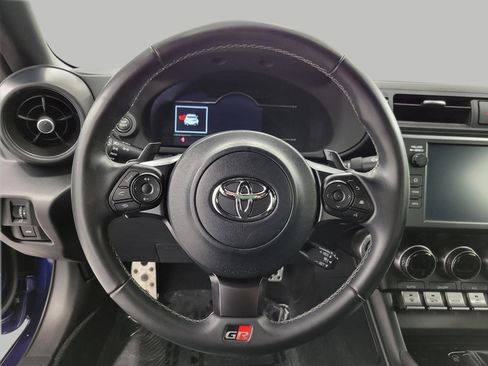 Used 2022 Toyota GR86 Premium w/ ALL Weather Mat Package (TMS) RWD image 31