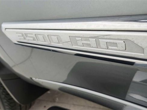 Used 2024 Chevrolet Silverado 3500 High Country image 17