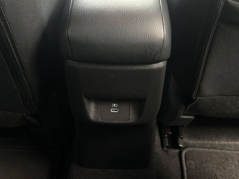 Used 2025 Nissan Versa SV FWD image 21