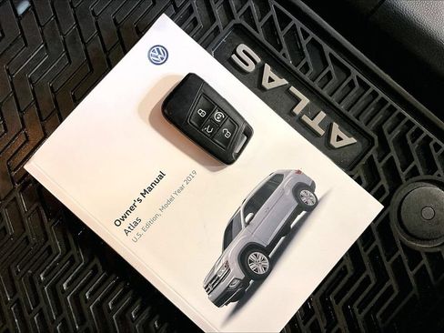 Used 2019 Volkswagen Atlas SE w/ Towing Package AWD/4WD image 32
