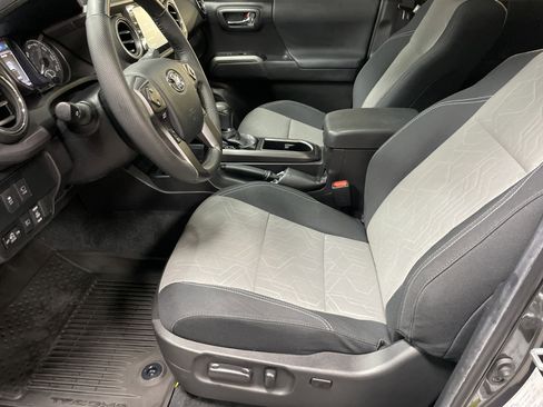 Used 2023 Toyota Tacoma TRD Sport image 16