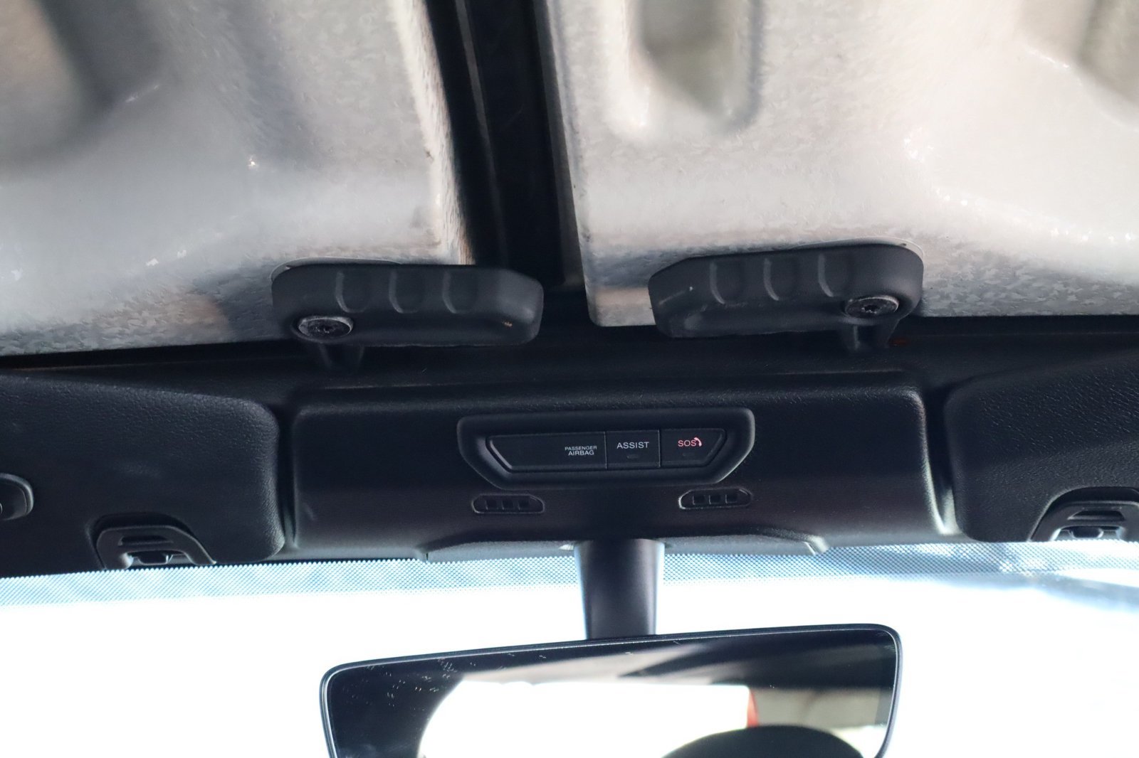 Used 2019 Jeep Wrangler Unlimited Sahara w/ Uconnect 4C Nav & Sound Group AWD/4WD image 34