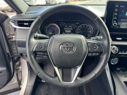Used 2021 Toyota Venza XLE image 20