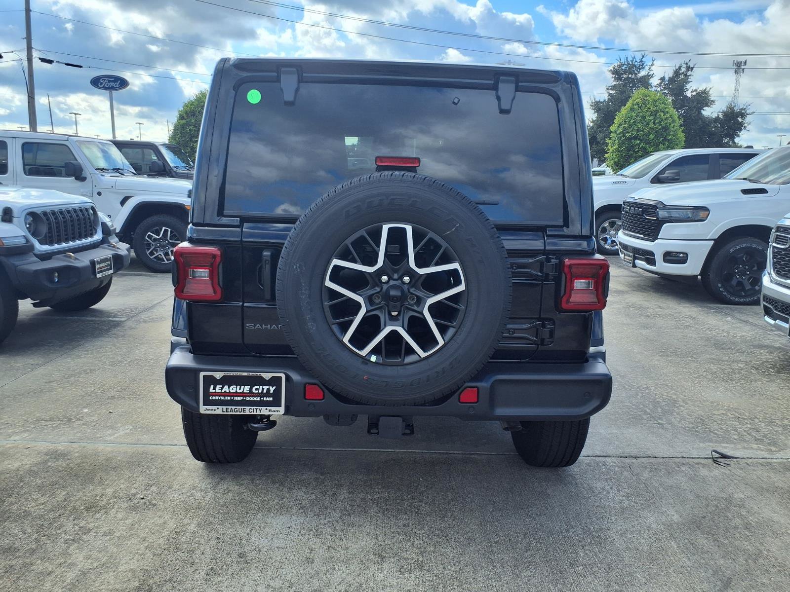 New 2027 Jeep Wrangler Unlimited Sahara AWD/4WD image 6