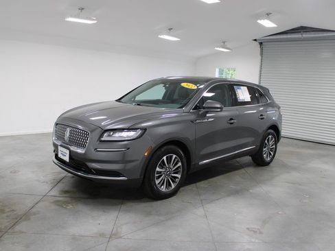 Used 2022 Lincoln Nautilus Reserve image 4