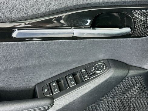 Used 2025 Kia Seltos S FWD image 15