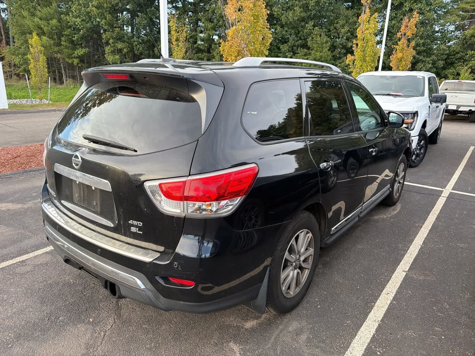 Used 2014 Nissan Pathfinder SL w/ SL Tech Package AWD/4WD image 7