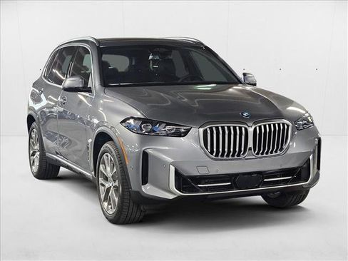 Used 2026 BMW X5 xDrive40i w/ Climate Comfort Package image 3