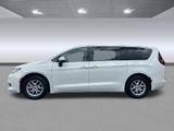 Used 2023 Chrysler Voyager LX image 4