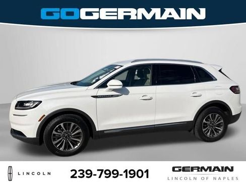 Used 2023 Lincoln Nautilus AWD w/ Premium Package image 3