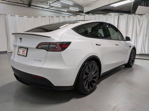 Used 2022 Tesla Model Y Performance image 3