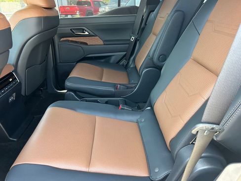 Used 2026 Lexus GX 550 AWD/4WD image 18