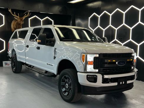 Used 2017 Ford F250 XL w/ Power Equipment Group AWD/4WD image 2