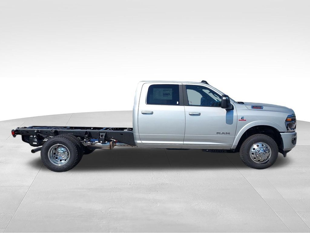 New 2027 RAM 3500 Big Horn w/ Laramie Trim Package AWD/4WD image 6