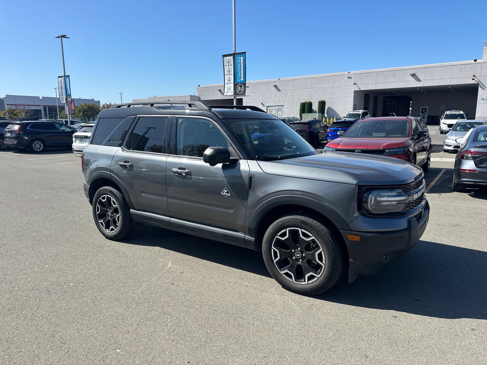 Used 2025 Ford Bronco Sport Outer Banks w/ Outer Banks Tech Package+ AWD/4WD image 2