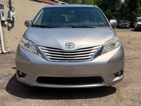 Used 2017 Toyota Sienna LE FWD image 10