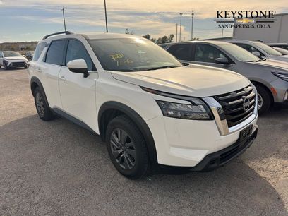 Used 2025 Nissan Pathfinder SV
