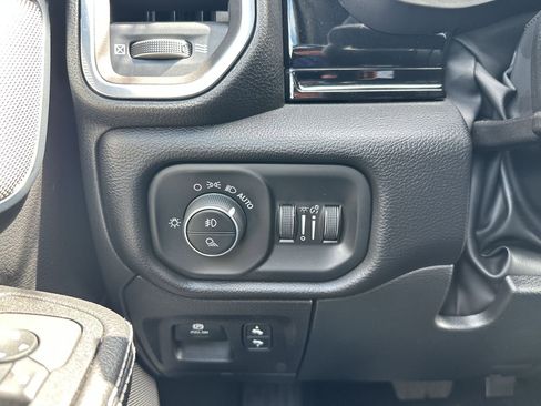 Used 2025 RAM 1500 Laramie AWD/4WD image 20
