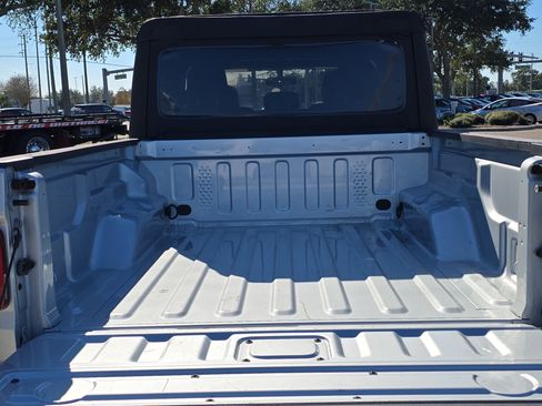 Used 2022 Jeep Gladiator Sport image 12