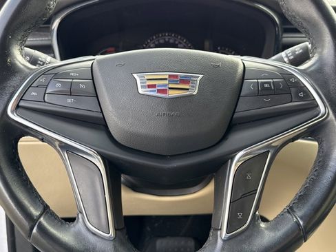 Used 2018 Cadillac XT5 AWD image 17