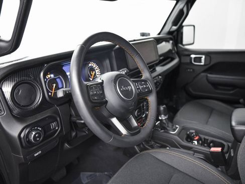Used 2024 Jeep Gladiator Willys image 14