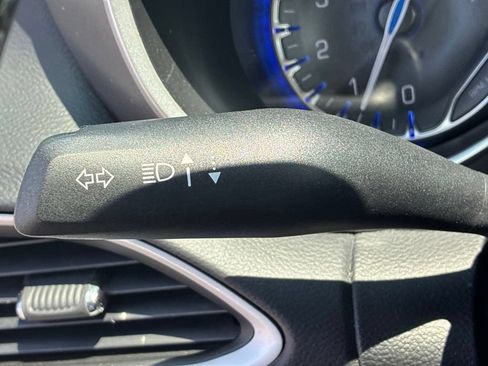 Used 2024 Chrysler Pacifica Touring-L FWD image 41