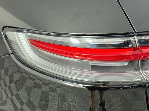 Used 2023 Porsche Macan AWD/4WD image 33