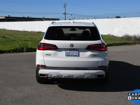 Used 2021 BMW X5 xDrive40i w/ Premium Package image 4