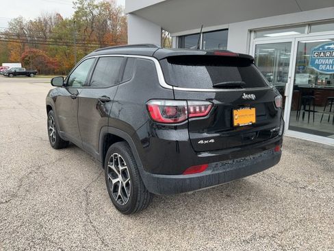 Used 2024 Jeep Compass Limited image 5