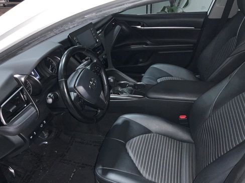 Used 2022 Toyota Camry SE image 8