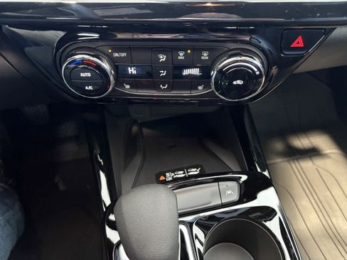 New 2026 Chevrolet Trax RS w/ Sunroof Package image 15