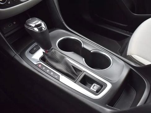 Used 2019 Chevrolet Equinox LT AWD/4WD image 23