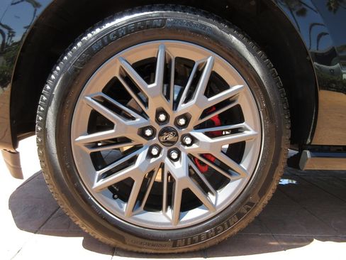 Used 2025 Ford Expedition Max Platinum w/ Stealth Performance Package AWD/4WD image 8