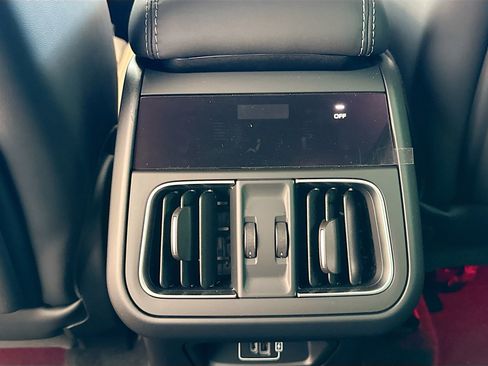 New 2025 Maserati Grecale Modena image 22