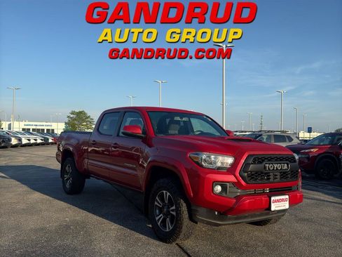 Used 2017 Toyota Tacoma TRD Sport w/ Tow Package AWD/4WD image 1