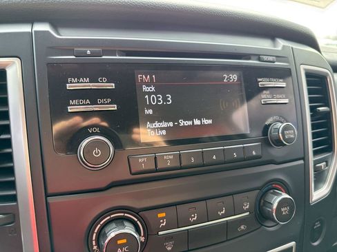 Used 2018 Nissan Titan S image 14