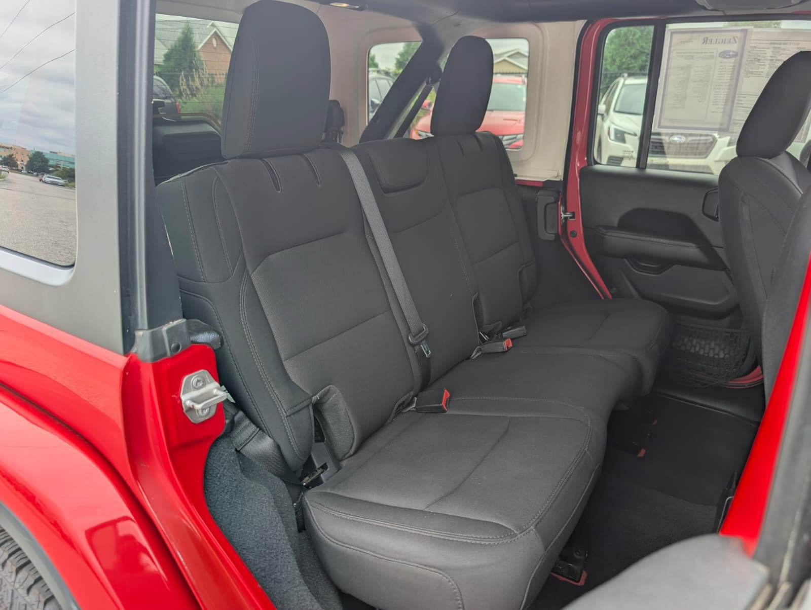 Used 2020 Jeep Wrangler Unlimited Sahara AWD/4WD image 30