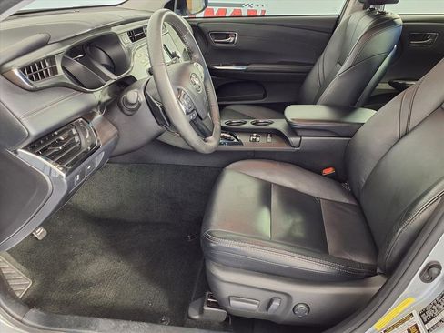 Used 2018 Toyota Avalon XLE image 13