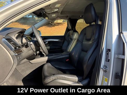 Used 2018 Volvo XC90 T6 Momentum w/ Convenience Package image 11