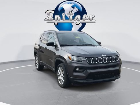 Used 2022 Jeep Compass Latitude image 2